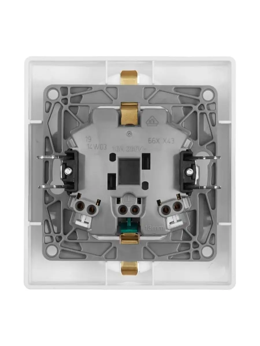 Двойная розетка Legrand Etika с заземлением и шторками 16А 250В, белого цвета — изображение 2