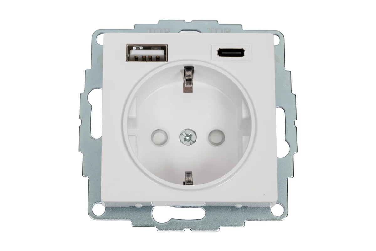 Розетка AtlasDesign 16А с USB A+C, 5В/2.4А и 2×5В/1.2А, механизм, цвет белый