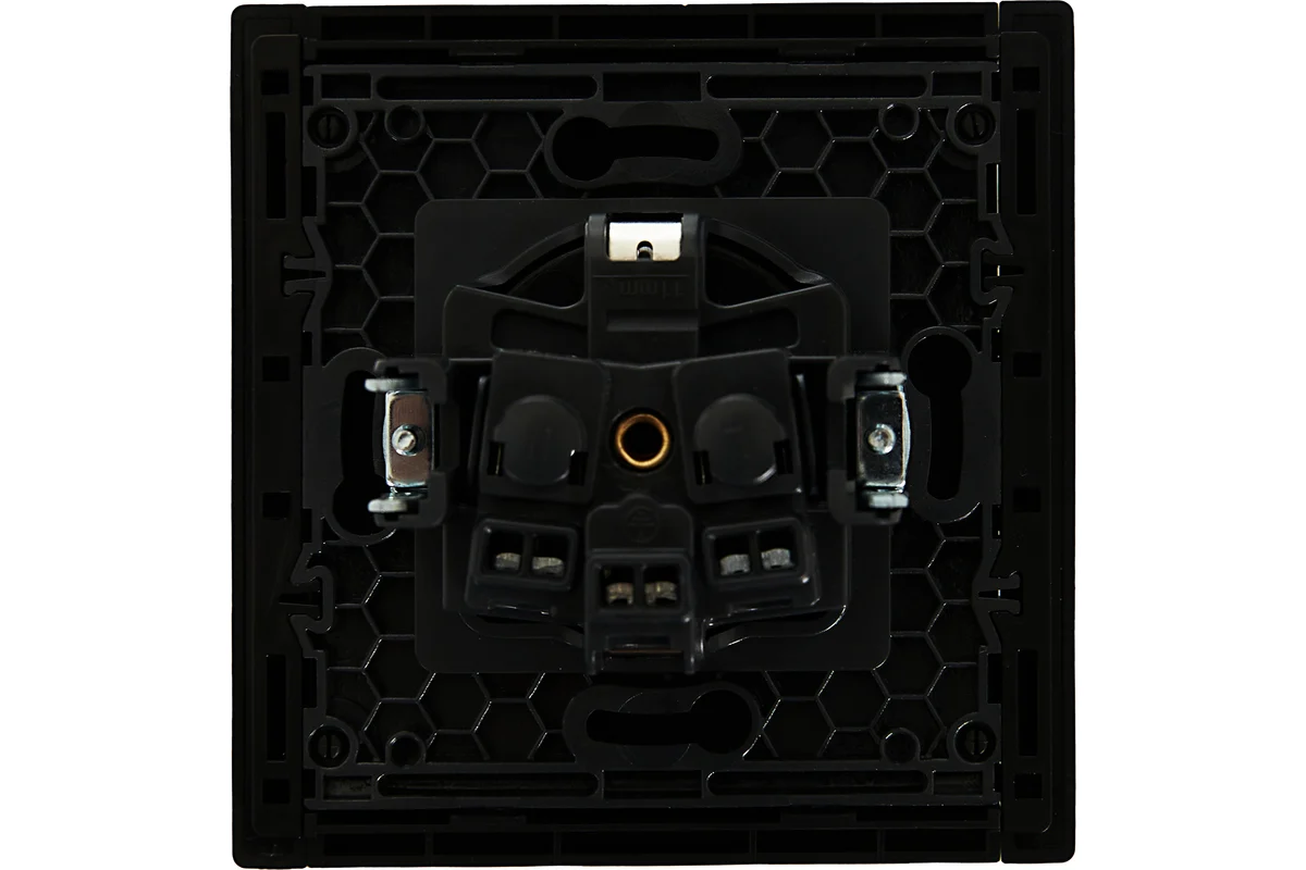 Розетка 1-местная FORTEPIANO 16А с заземлением, без шторок, винтовой зажим, цвет Черный (FP116) — изображение 2