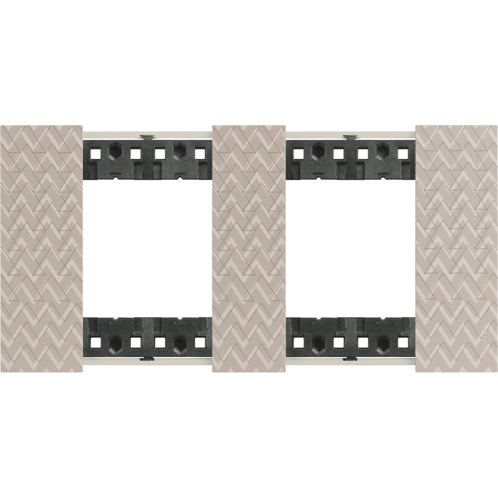 Декоративная рамка Bticino LIVING NOW на 2 поста, 4 модулей Цвет ОПТИК